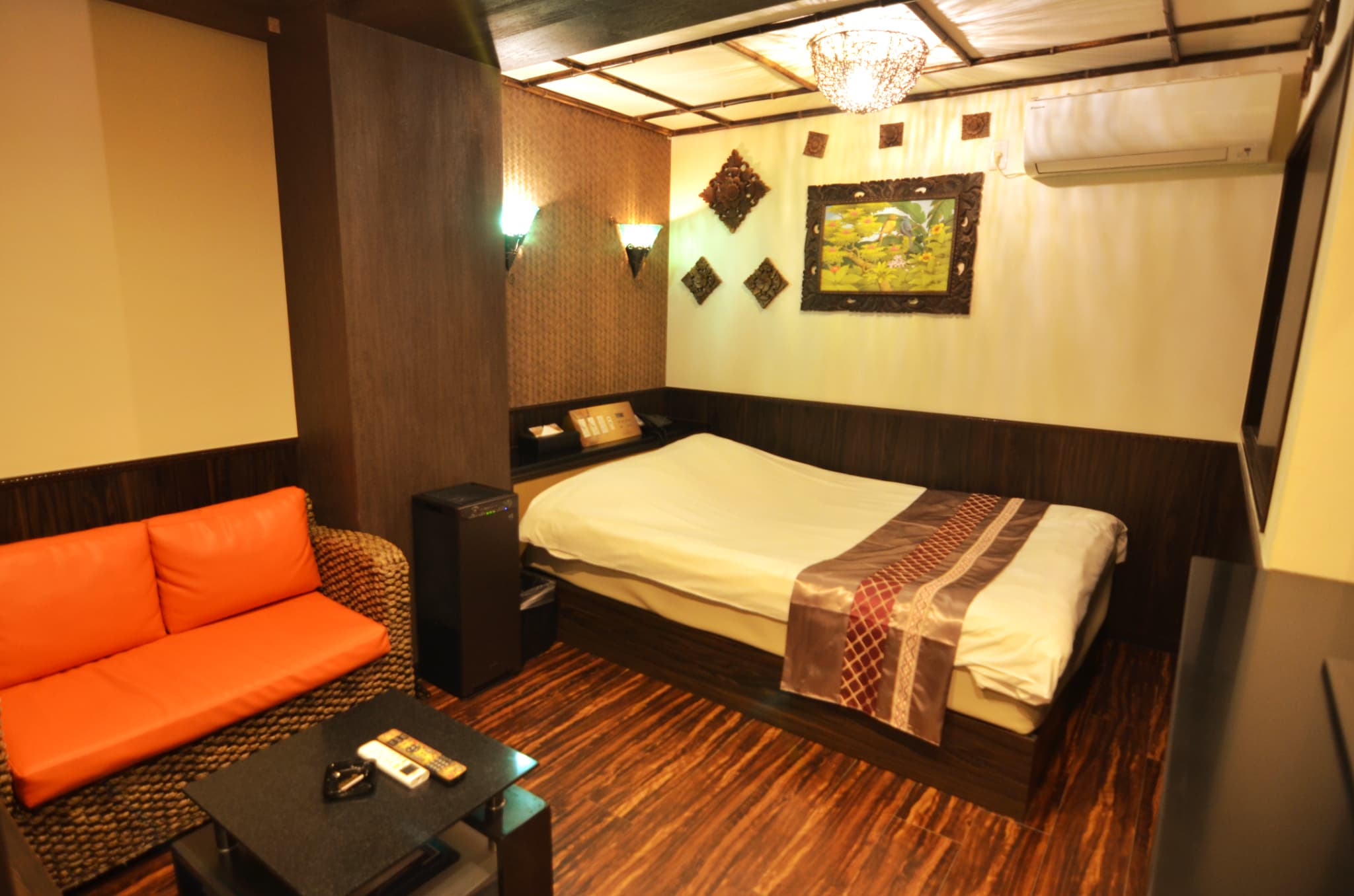 モデレートルーム