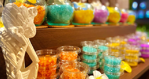 色鮮やかなバスソルトや入浴剤